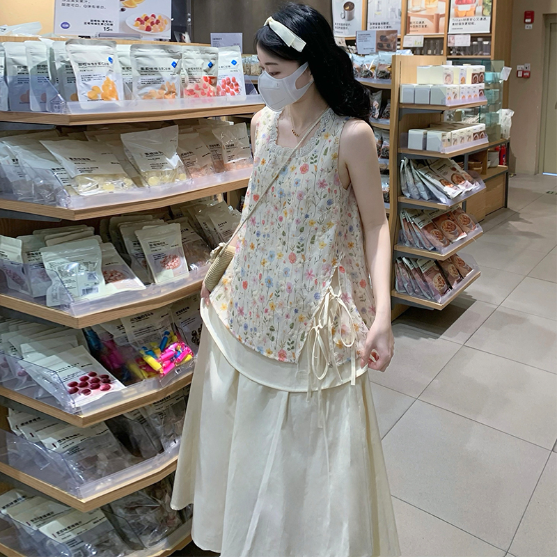 Gentle Floral Print Sleeveless Sweet Doll Top and High Waist Skirt Two Piece Set - Image 3