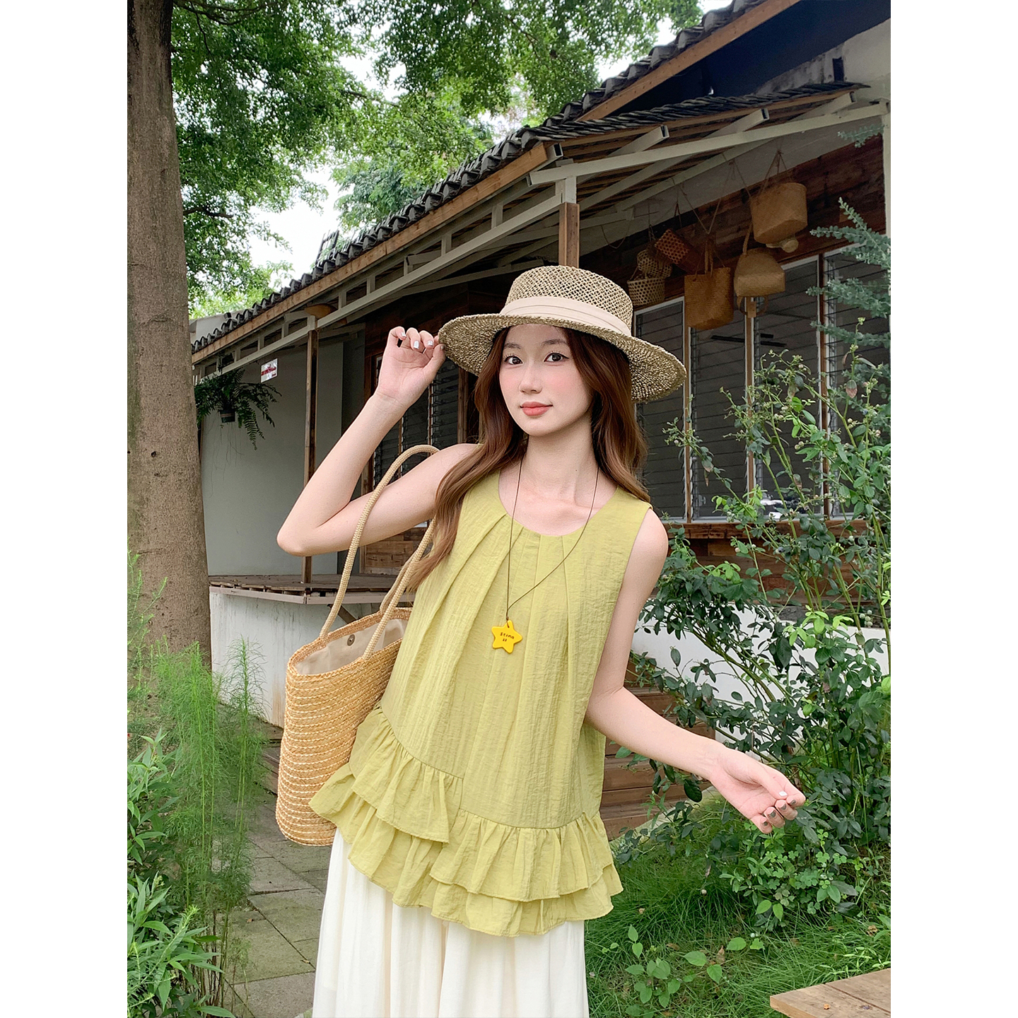 Korean Round Neck Pleated Sleeveless Doll Top for Women Summer New Vacation Outfit Cute Vest Brightening Shirt