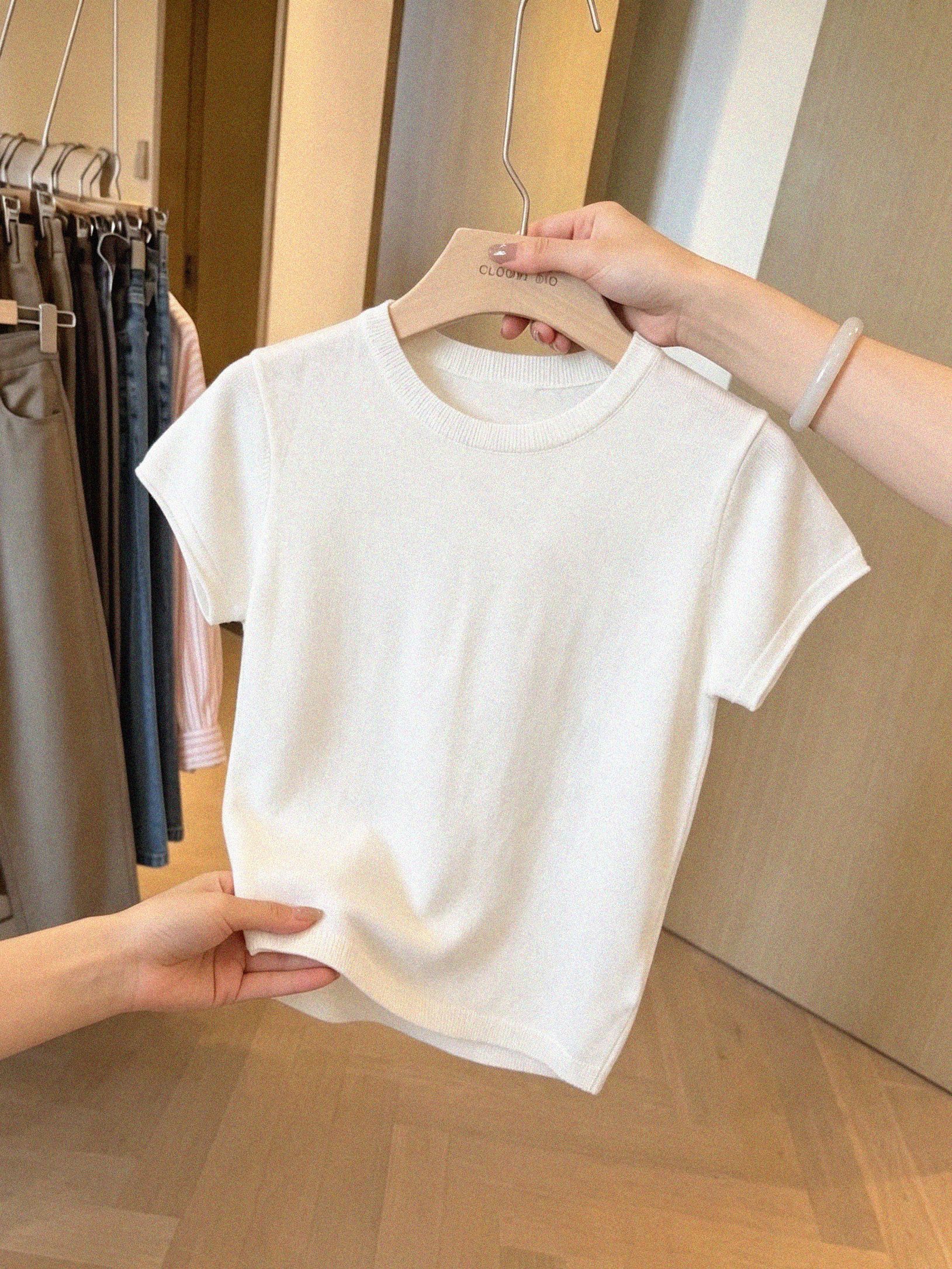 Minimalist Round Neck Short Sleeve T-Shirt for Women Summer Cool Knit Slim Fit White Top - Image 4