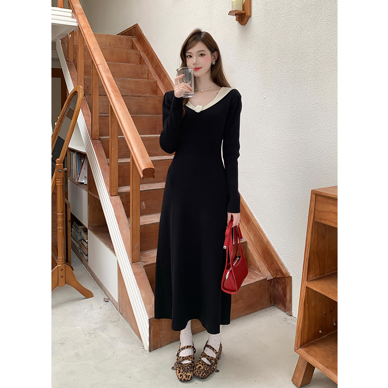 Elegant French Knit Dress with Contrast Color Long Sleeve Floral Design Fall New Arrival - Image 4